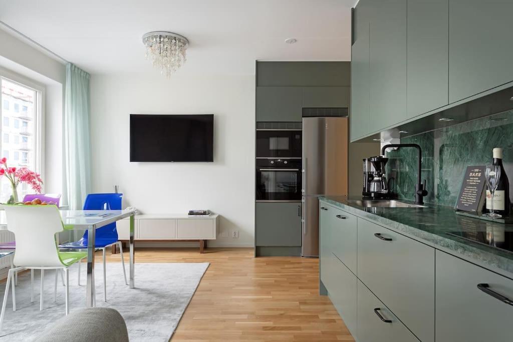 Modern Elegance I Hagastaden Apartment สต็อกโฮล์ม ภายนอก รูปภาพ