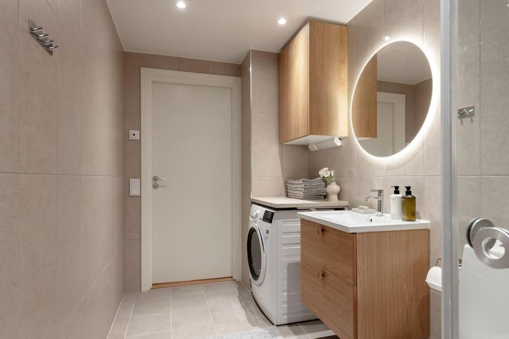 Modern Elegance I Hagastaden Apartment สต็อกโฮล์ม ภายนอก รูปภาพ